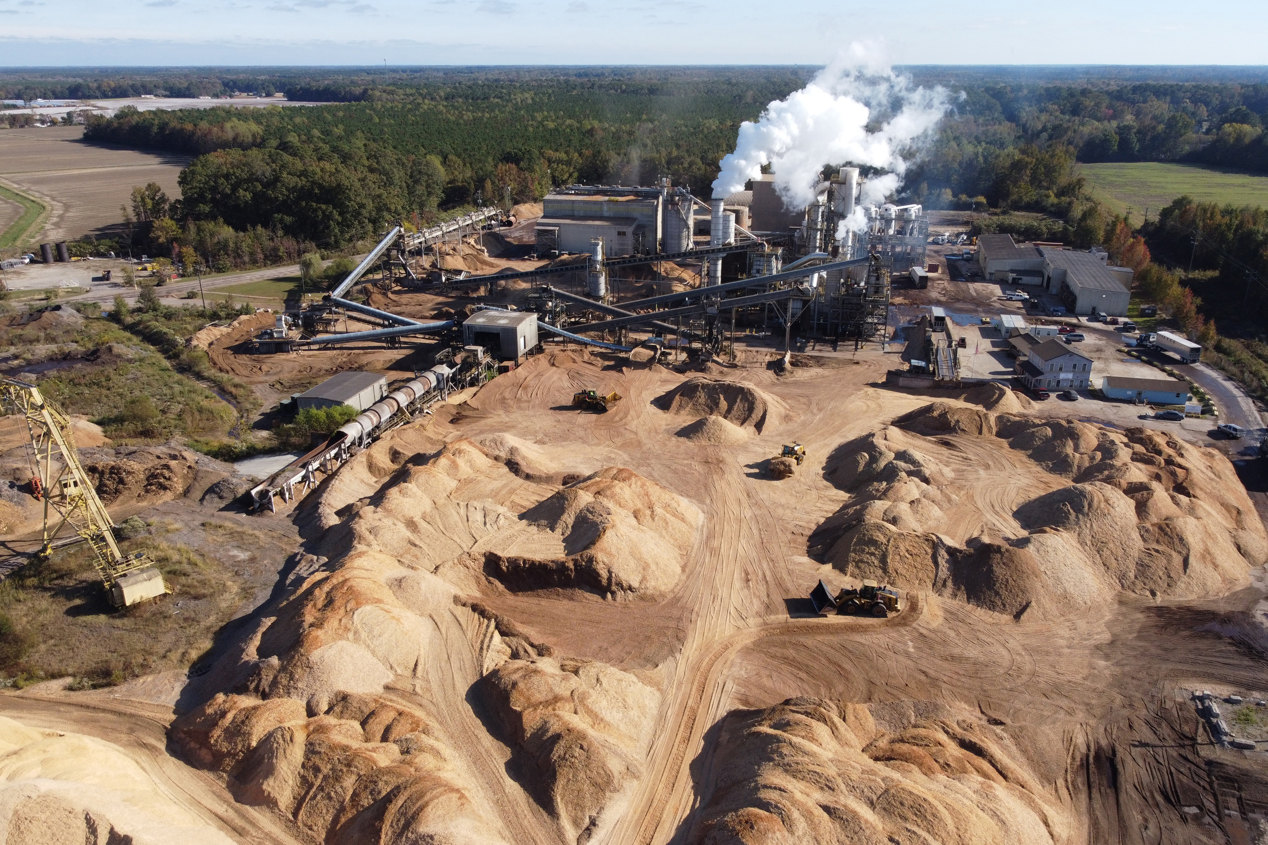 The Enviva Ahoskie mill in North Carolina has a production capacity of approximately 410,000 metric tons per year and operates 24 hours a day, seven days a week, according to the company. Credit: Tom Brennan